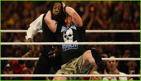 Mom hands off baby to join shocking supermarket brawl